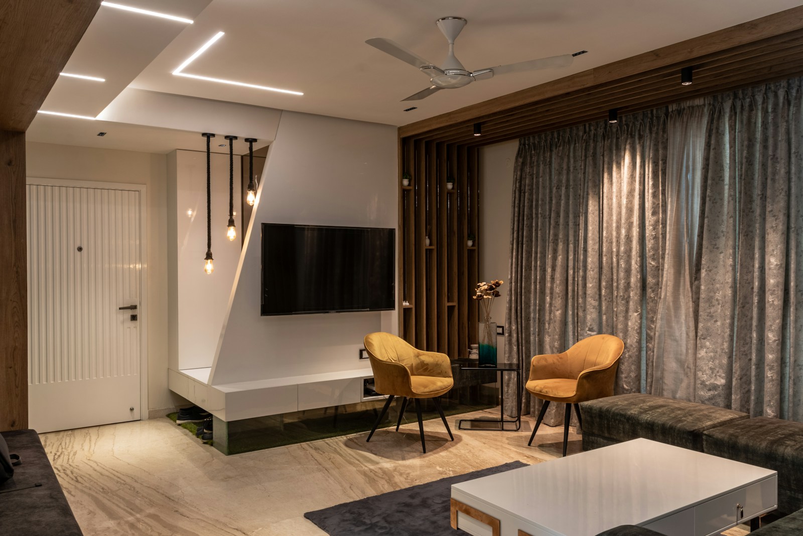 office interior designers in Delhi