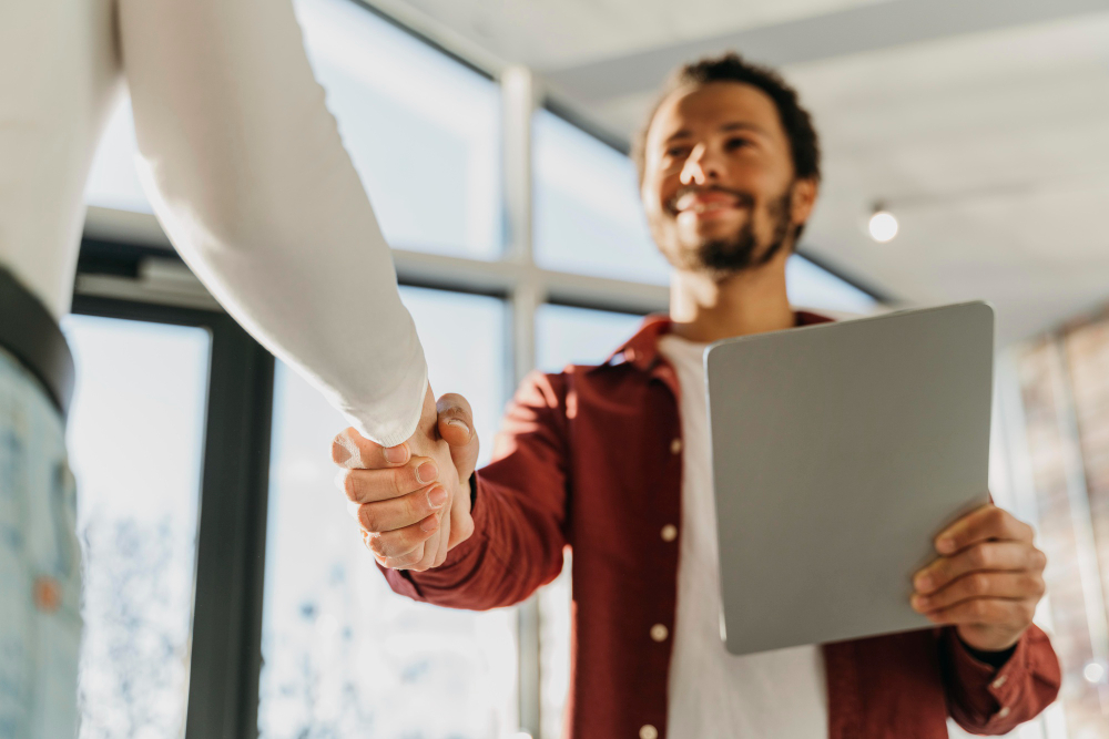 Free photo business people hand shake