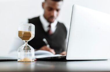 Top Easy Ways to Take Minutes During Online Meetings